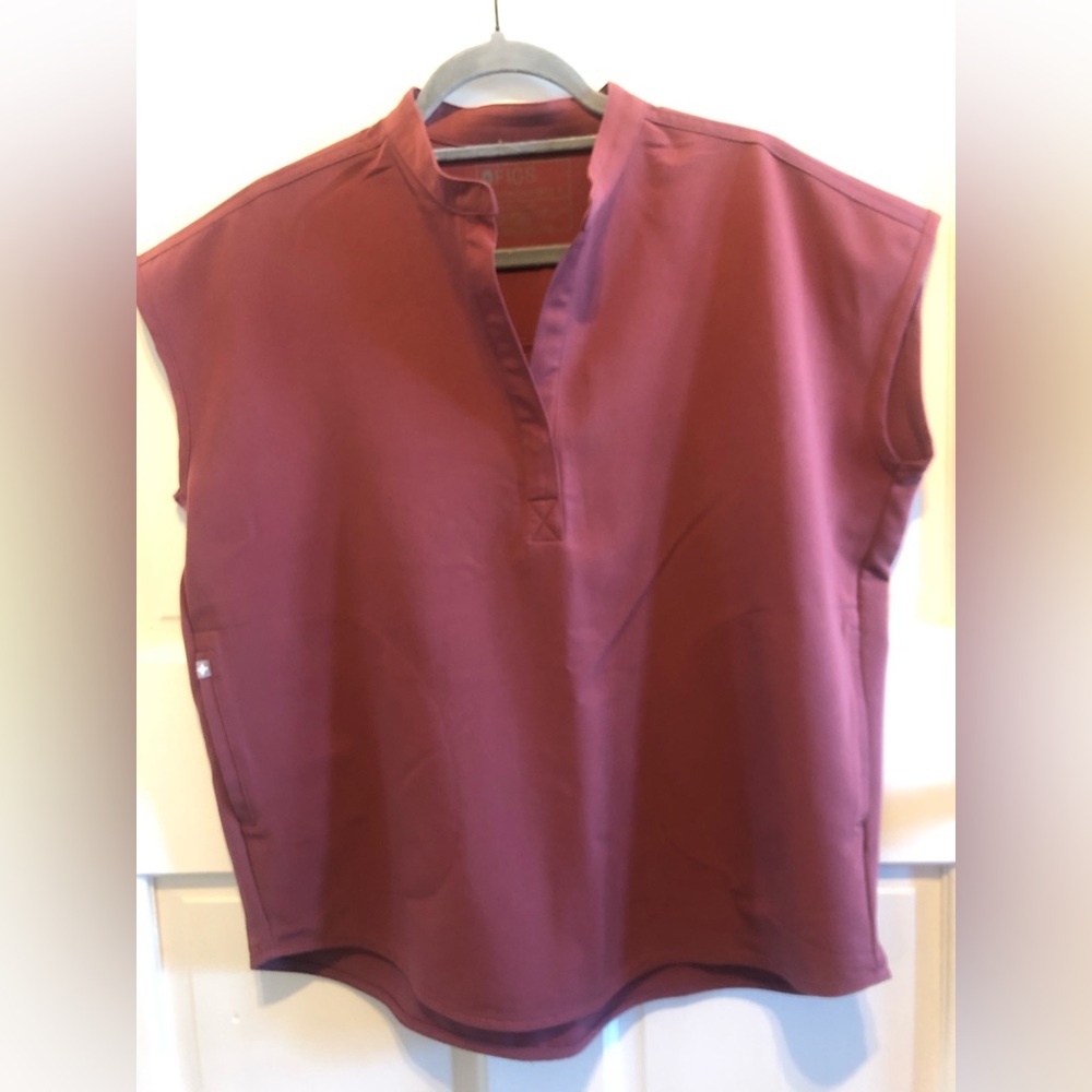Figs scrubs Dark Cherry small Rafaella top